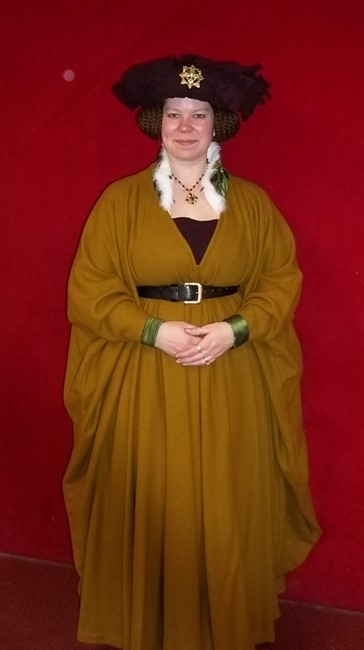 1400 CE Female Houppelande&nbsp;2