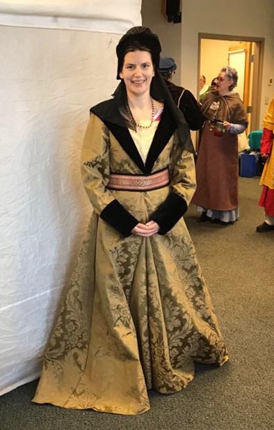 1450 CE Female Burgundian Gown&nbsp;2