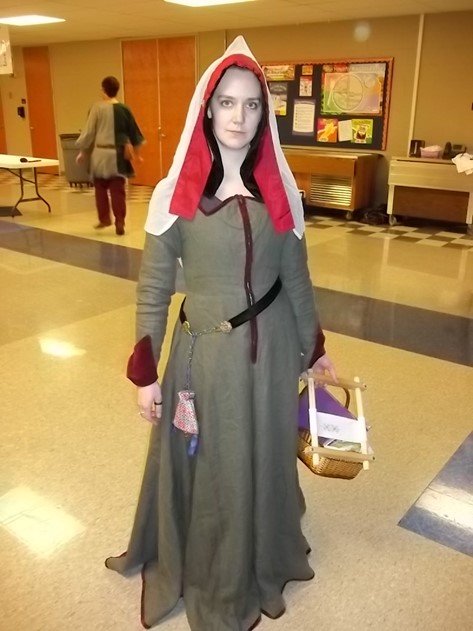 1500 CE Female English&nbsp;Gown