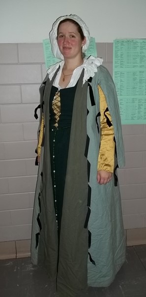 1500 CE Female Italian Gown&nbsp;4