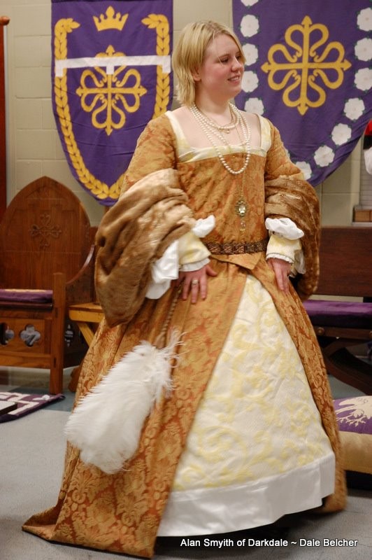 1550 CE English Female Henrician Gown&nbsp;1