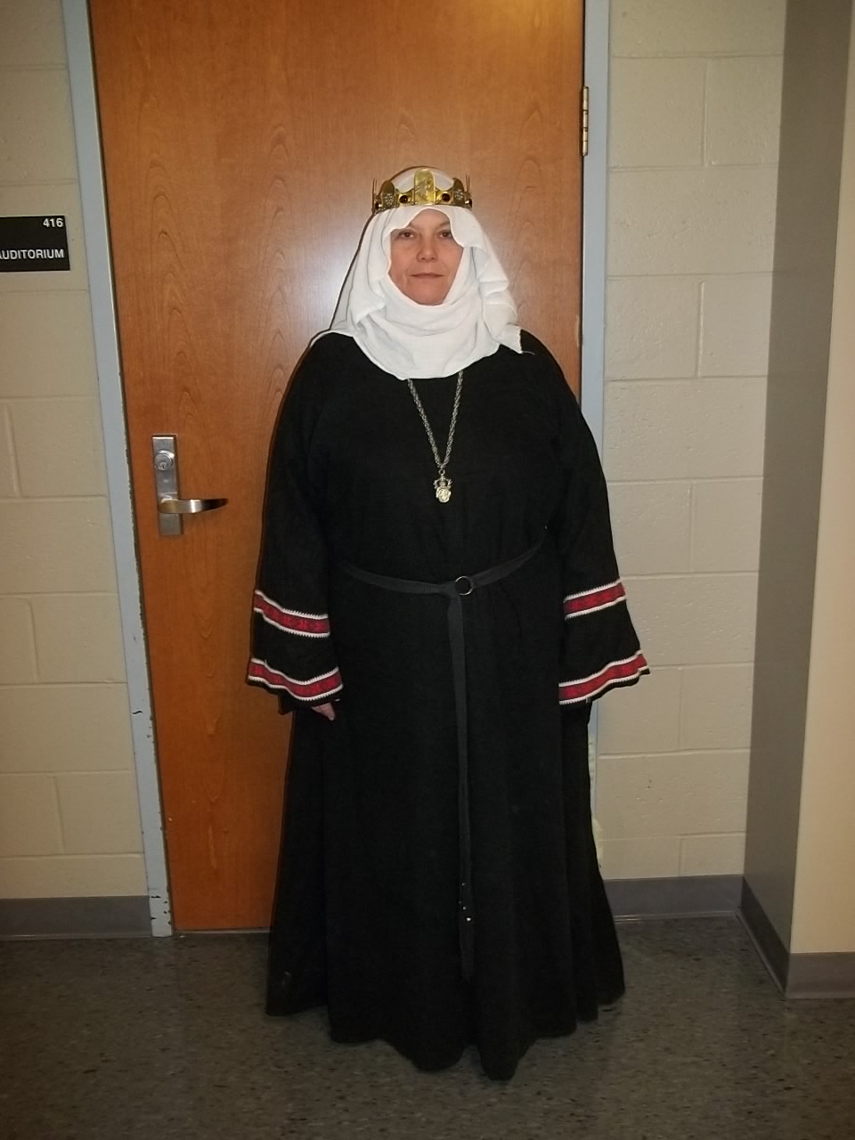 1100 CE Female Norman Gown&nbsp;4