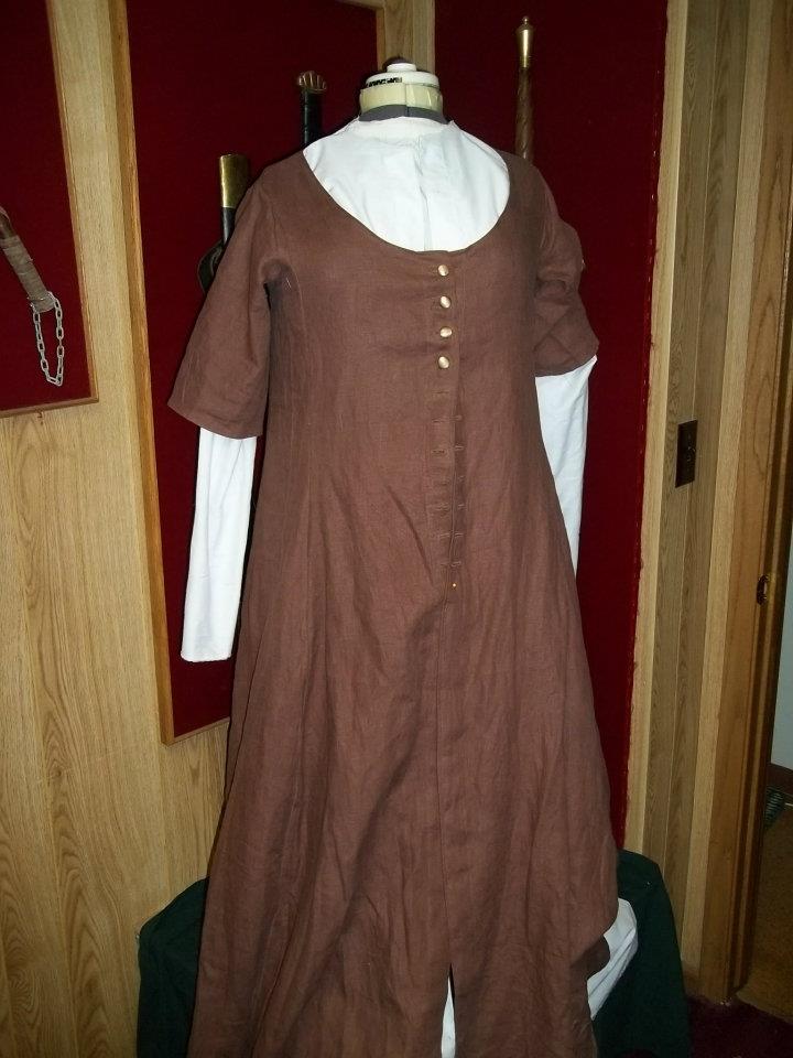 1370 CE Female, Cotehardie&nbsp;1