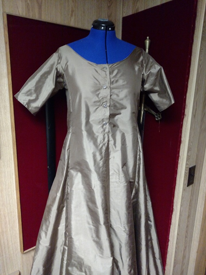 1370 CE Female, Cotehardie&nbsp;7