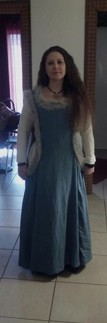 1200 CE Female Sideless Surcote&nbsp;1